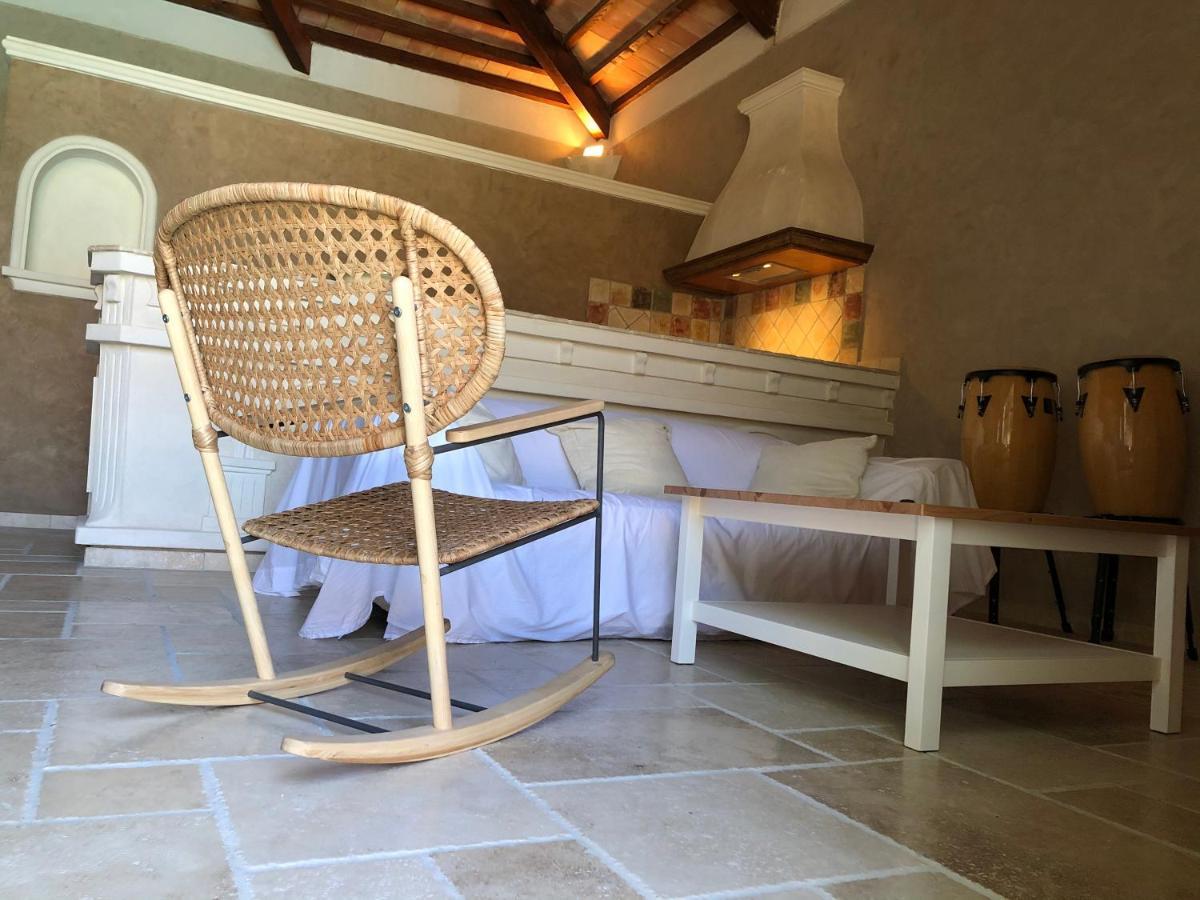 Hotel Le Pool House - Private Jacuzzi - Mas Des Sous Bois à Ventabren Extérieur photo