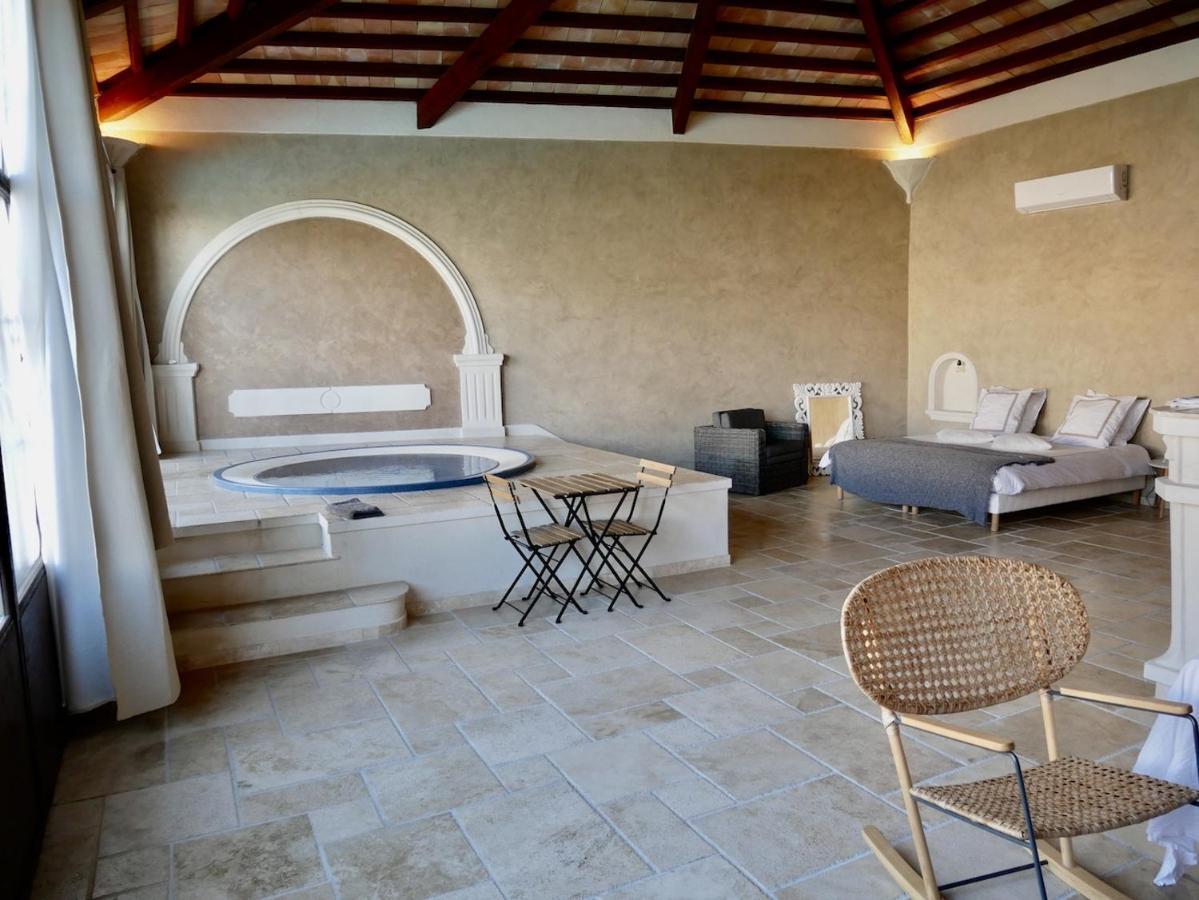 Hotel Le Pool House - Private Jacuzzi - Mas Des Sous Bois à Ventabren Extérieur photo