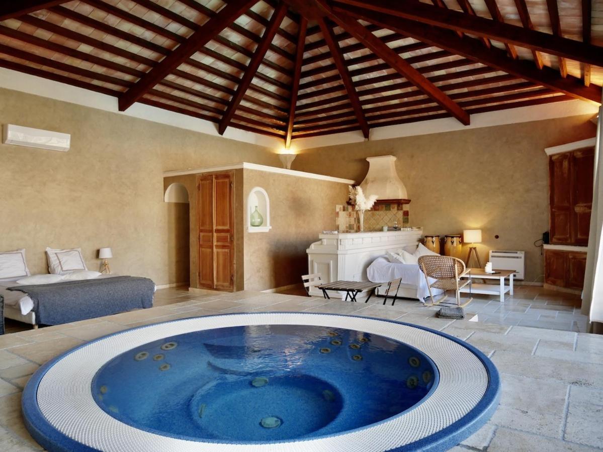 Hotel Le Pool House - Private Jacuzzi - Mas Des Sous Bois à Ventabren Extérieur photo